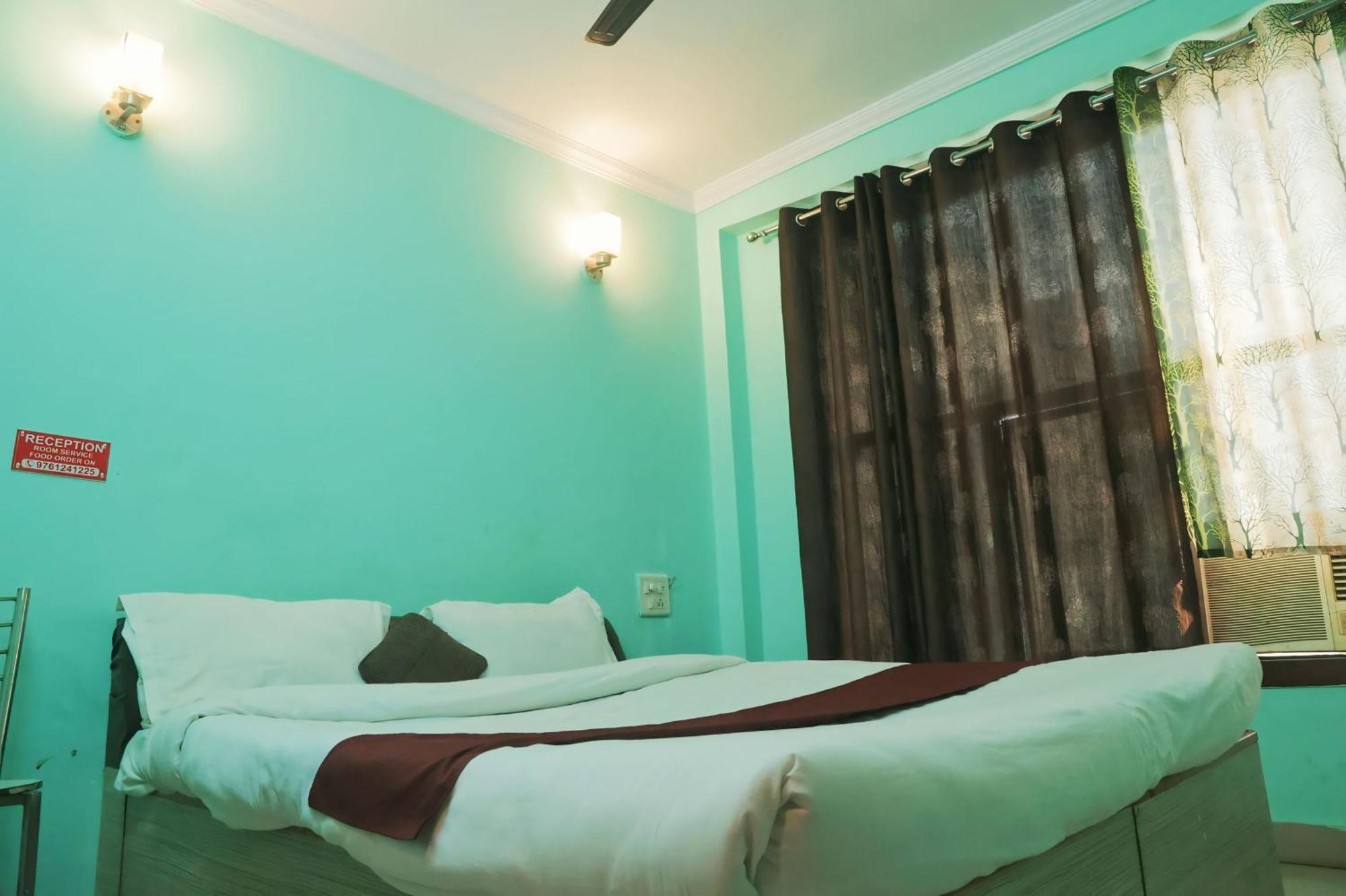 Hotel Shaurya Haridwār Exteriör bild